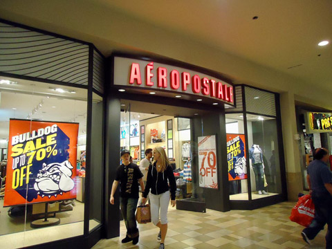 people wearing aeropostale